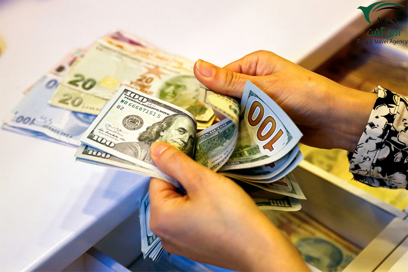 دلار در سفر شفق قطبی