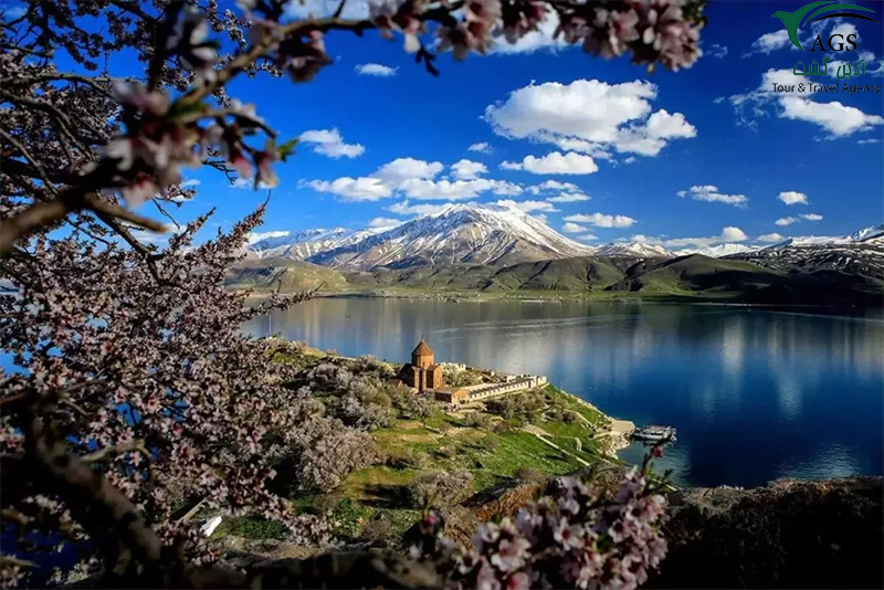دریاچه وان
